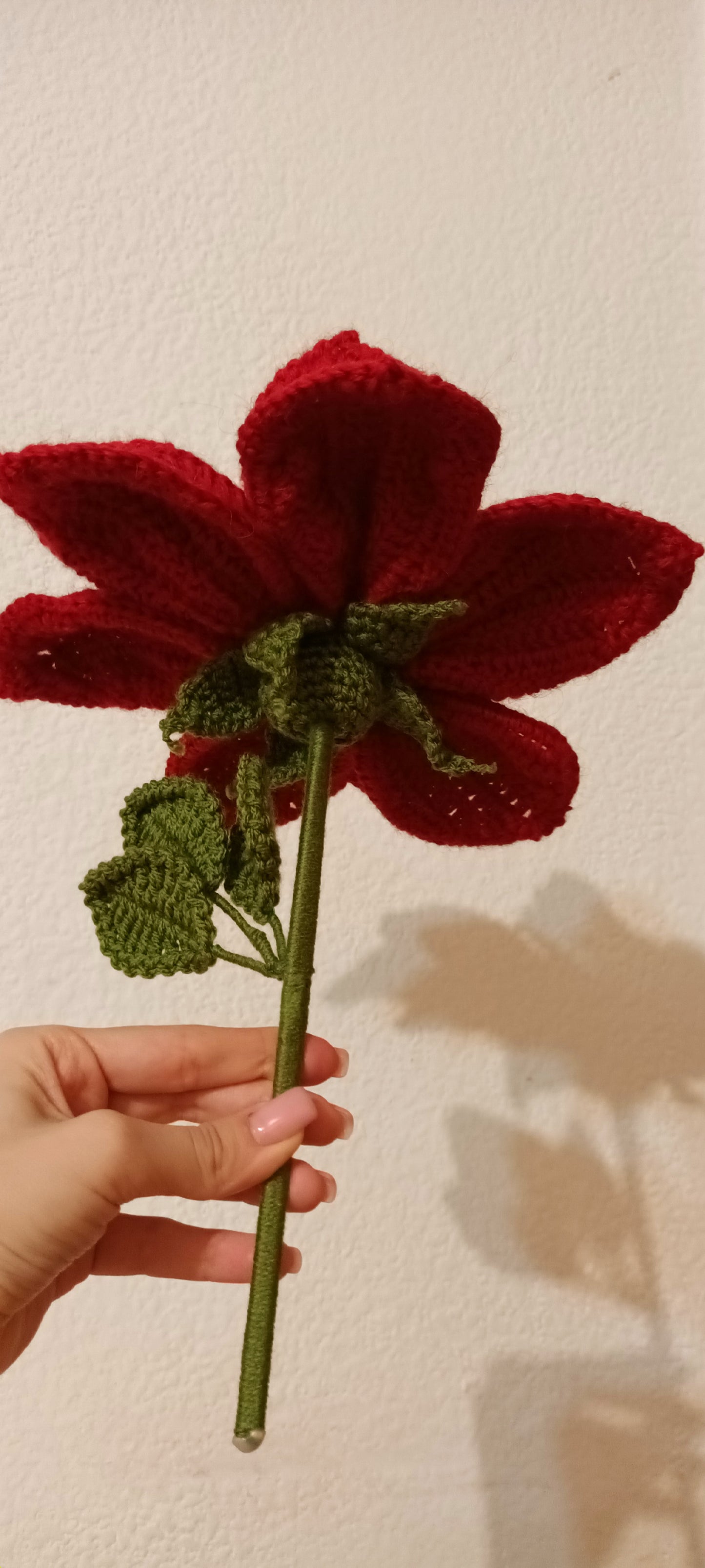 Fetiță cu Flori Croșetată Handmade - Decorațiuni Elly Roose