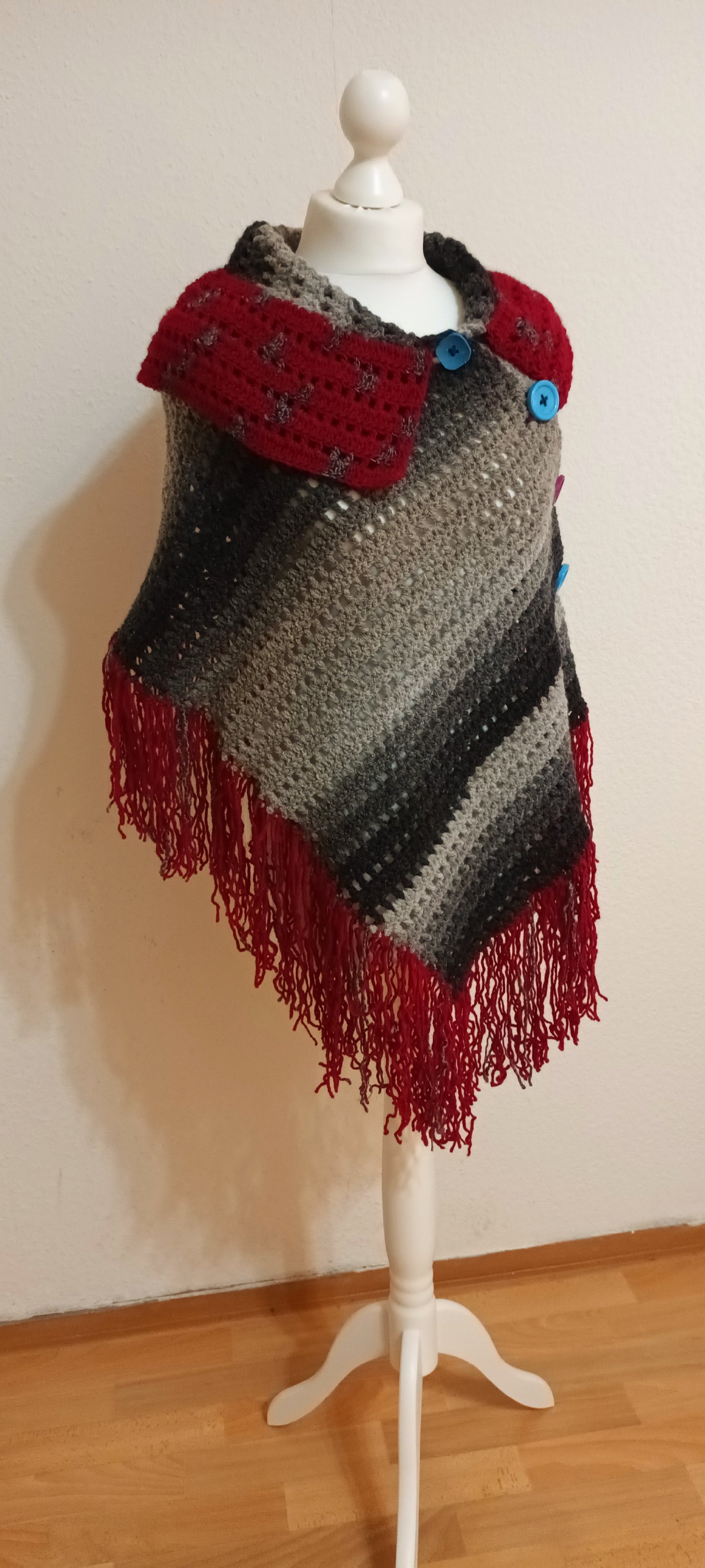 Poncho Croșetat Boho Handmade - Haine Artizanale Elly Roose