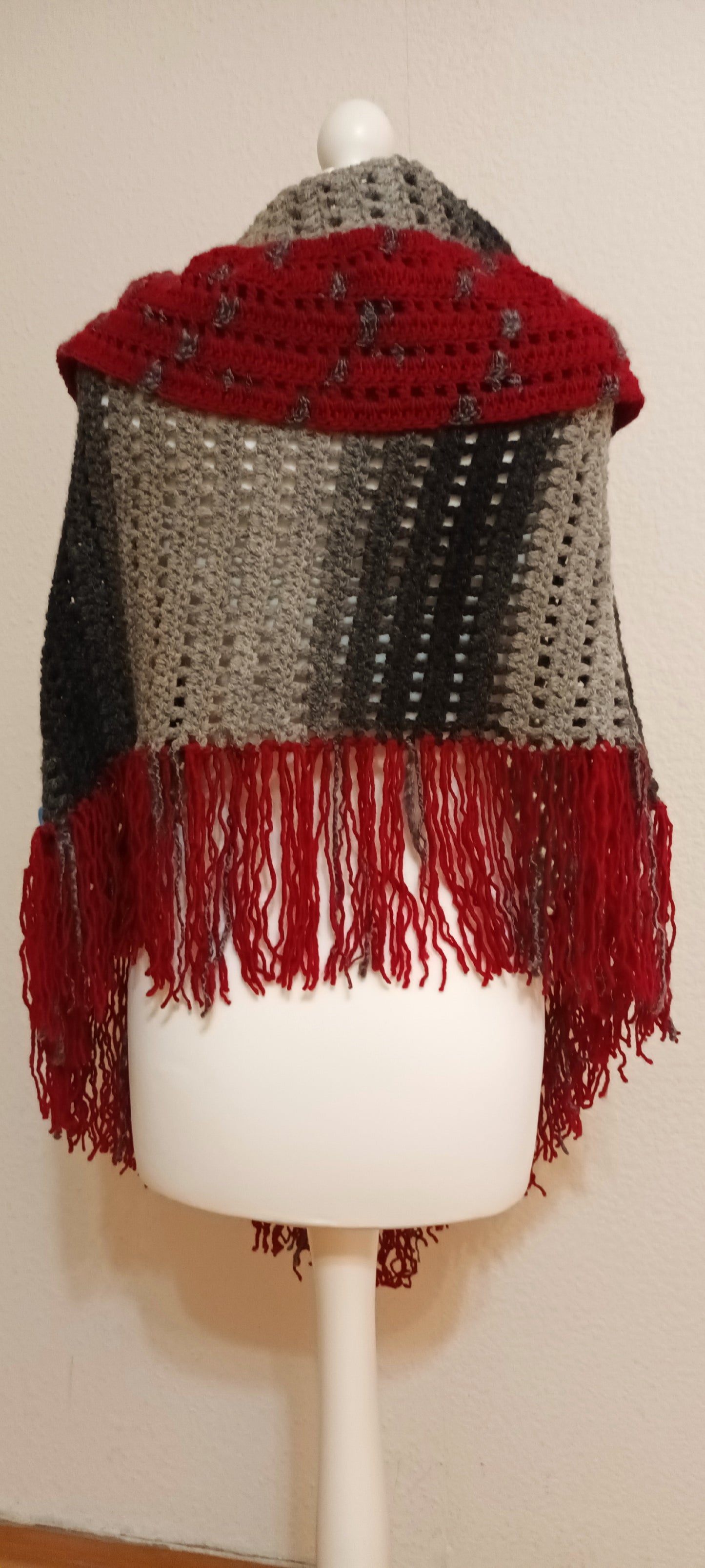 Poncho Croșetat Boho Handmade - Haine Artizanale Elly Roose