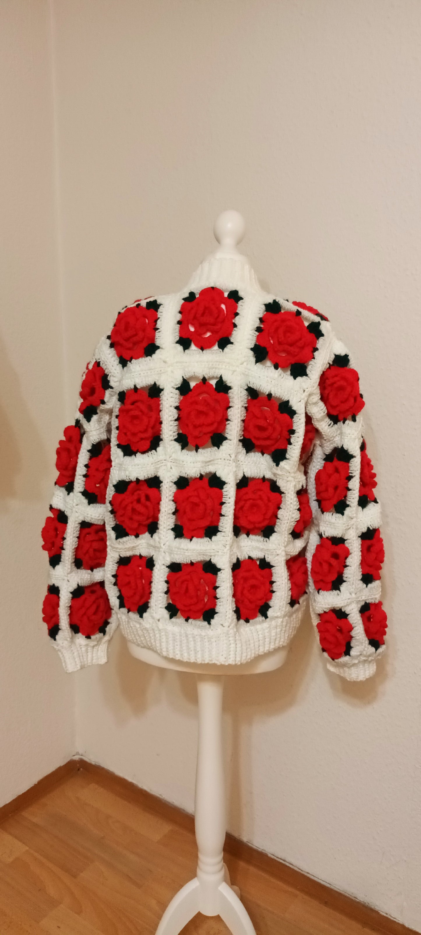 Pulover Croșetat Handmade S-M - Haine Artizanale Elly Roose