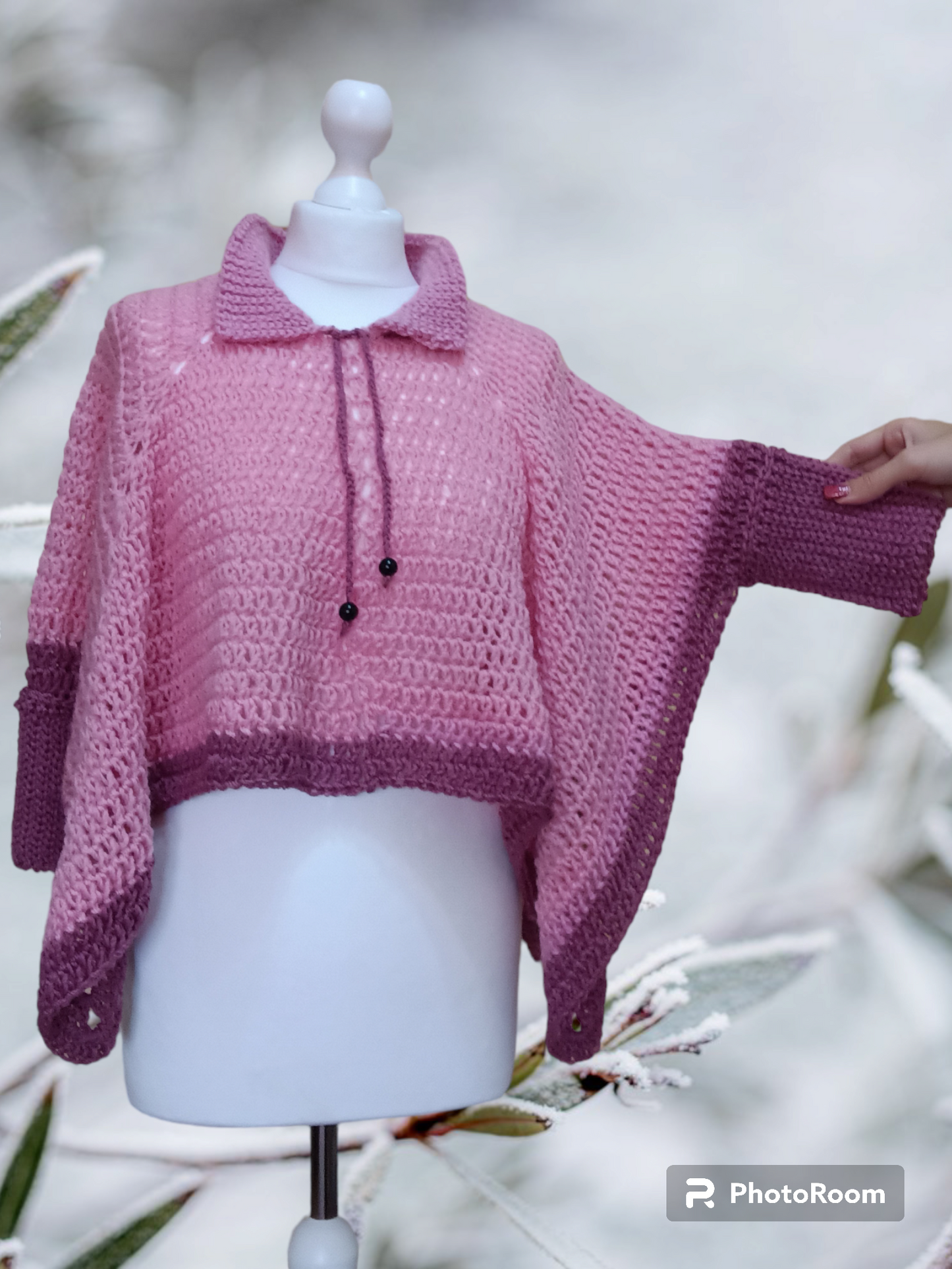 Poncho Croșetat Handmade de Toamnă-Iarnă - Haine Artizanale Elly Roose