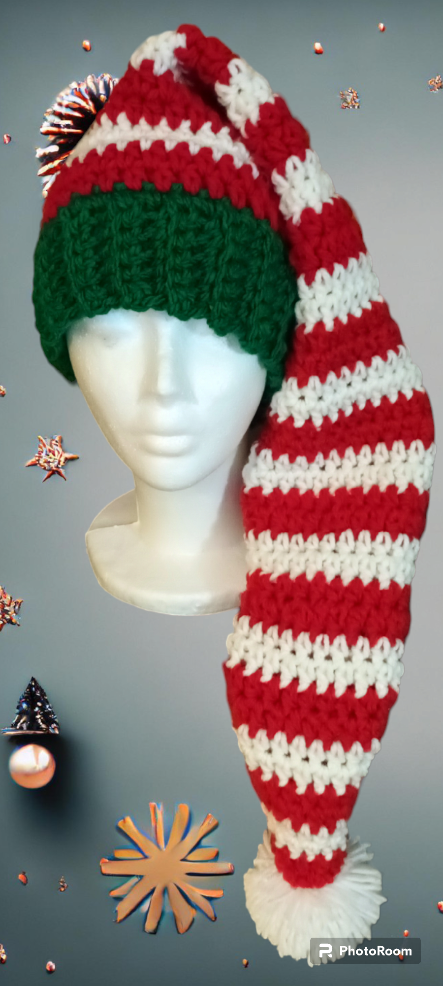 Căciulă de Crăciun Croșetată Handmade - Accesorii Artizanale Elly Roose