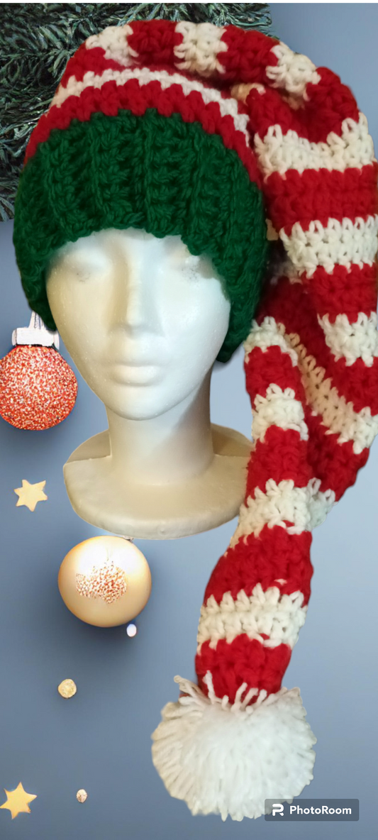 Căciulă de Crăciun Croșetată Handmade - Accesorii Artizanale Elly Roose