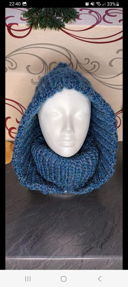 Glugă Croșetată Handmade de Iarnă - Accesorii Artizanale Elly Roose