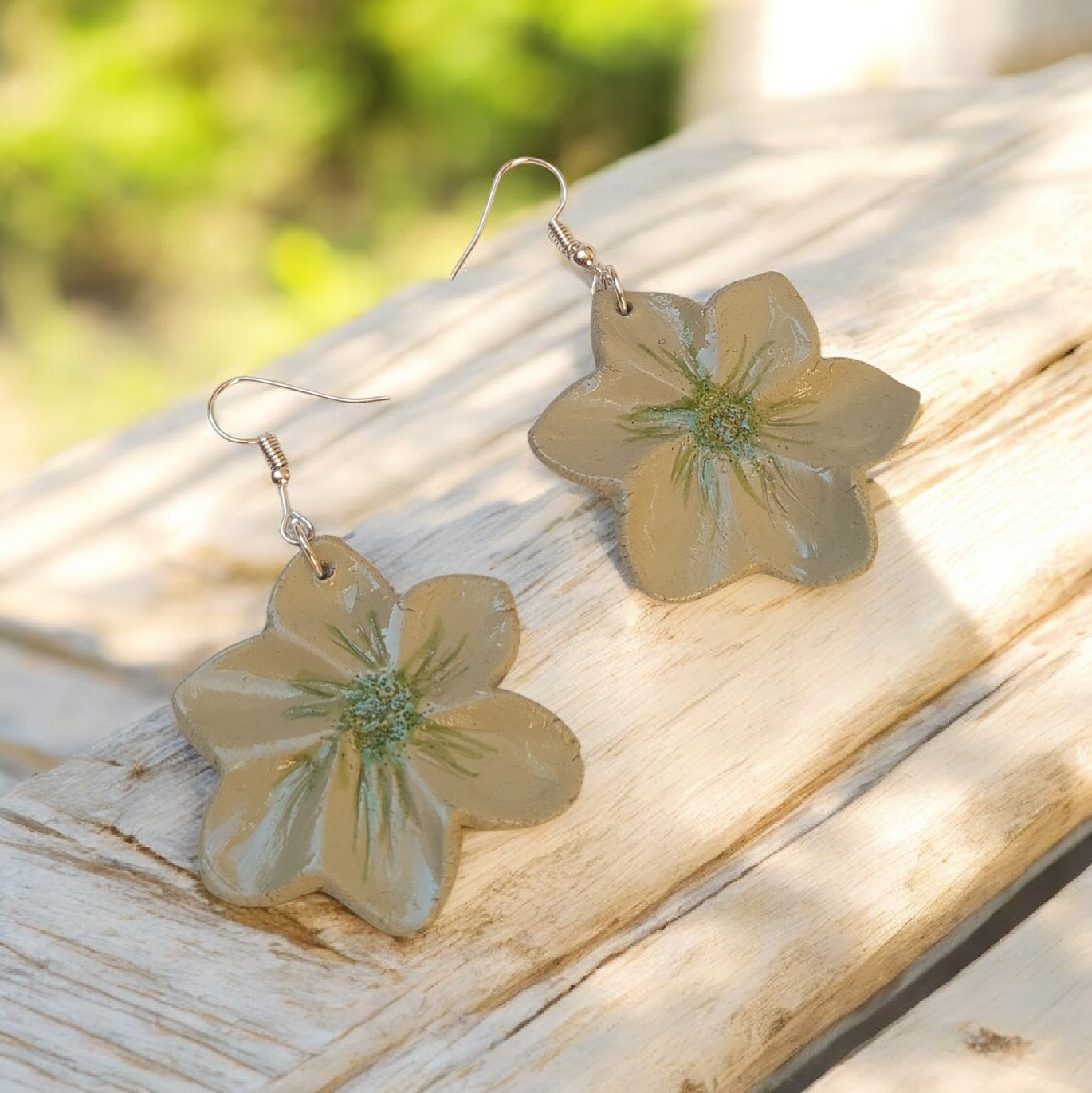 Cercei în Formă de Floare din Lut Polimeric Handmade