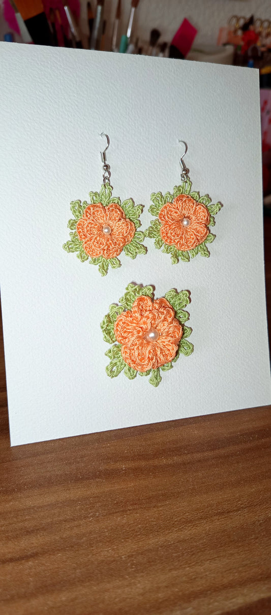 Set de bijuterii:cercei si broșă,crosetate manual cu macrame.