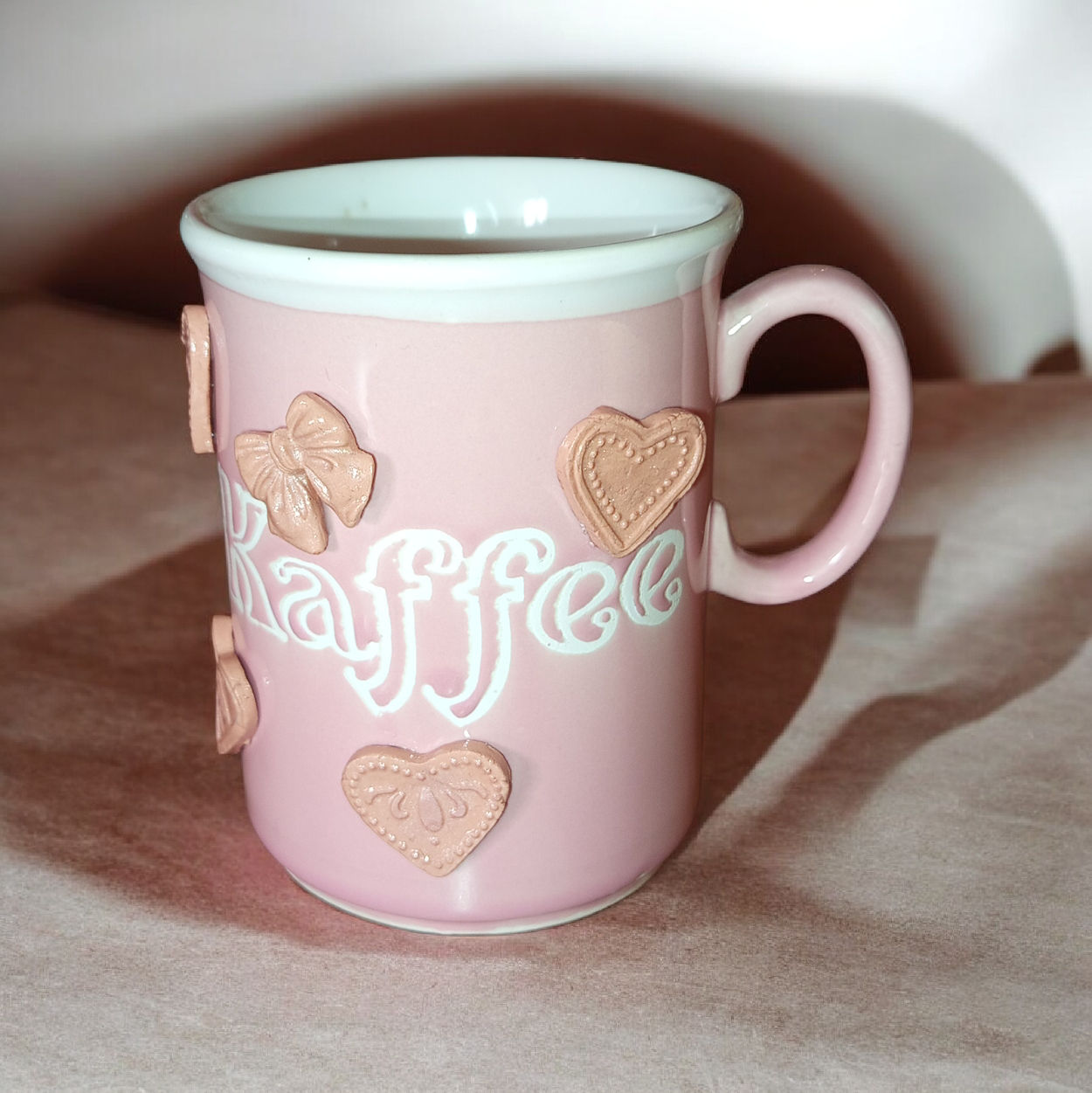 Cană Decorativă Handmade cu Detalii din Lut Polimeric